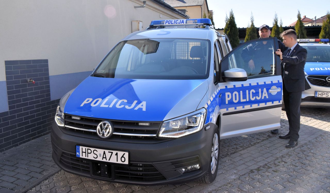 Włoszczowska policja otrzymała samochód za 160 tysięcy