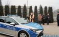 Włoszczowska policja ma nowy radiowóz hybrydowy. W zakupie auta pomogło pięć lokalnych samorządów