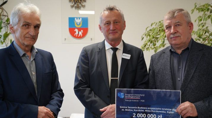 Wizyta w Urzędzie Gminy Secemin: (od lewej) Bogdan Wasik, Zbigniew Koniusz i Tadeusz Piekarski (fot. ŚUW Kielce).