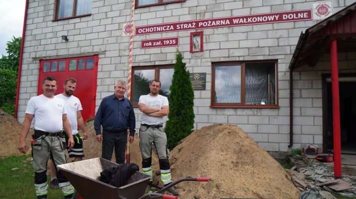 12 czerwca wójt Secemina Tadeusz Piekarski odwiedził wszystkie pięć remiz strażackich w gminie, które przechodzą termomodernizację.