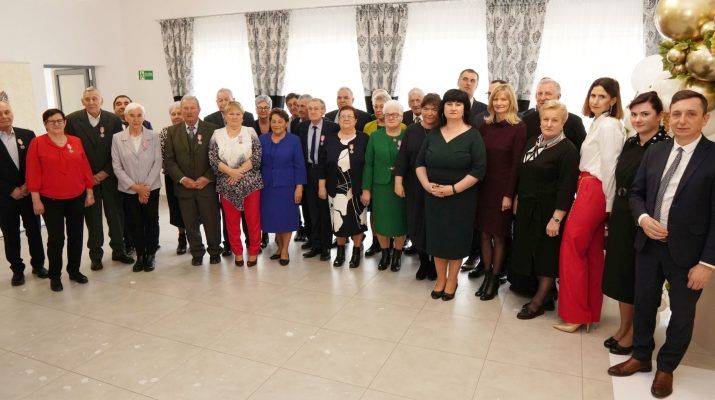 Jubilaci z władzami samorządowymi Gminy Kluczewsko w gospodarstwie agroturystycznym Zacisze w Praczce.